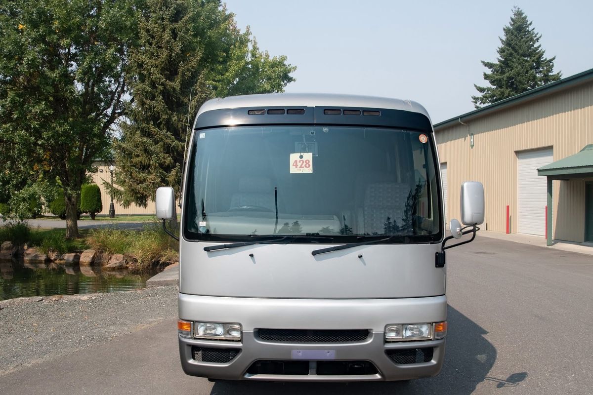 2000 Nissan Civilian Touring 9-Pass Camper  4.2L Diesel, Dually, Auto