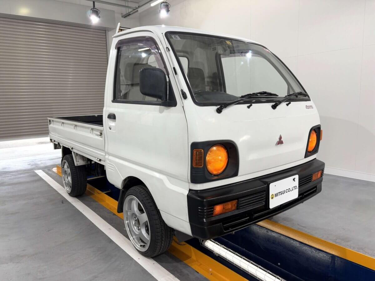 1993 Mitsubishi Minicab Truck