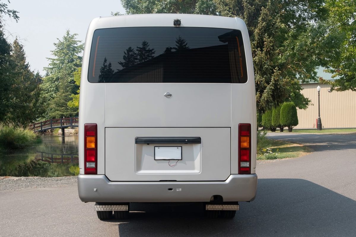 2000 Nissan Civilian Touring 9-Pass Camper  4.2L Diesel, Dually, Auto photo 5