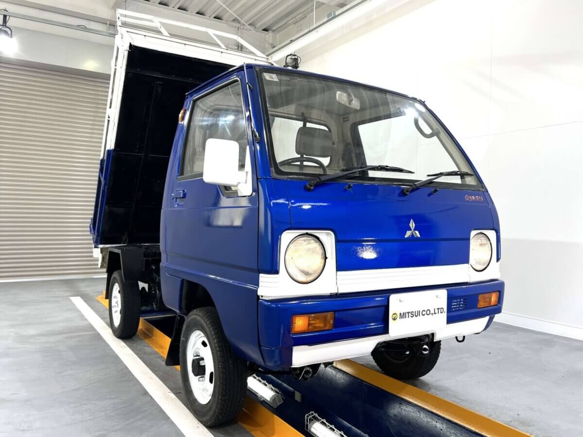 1990 Mitsubishi Minicab Dump