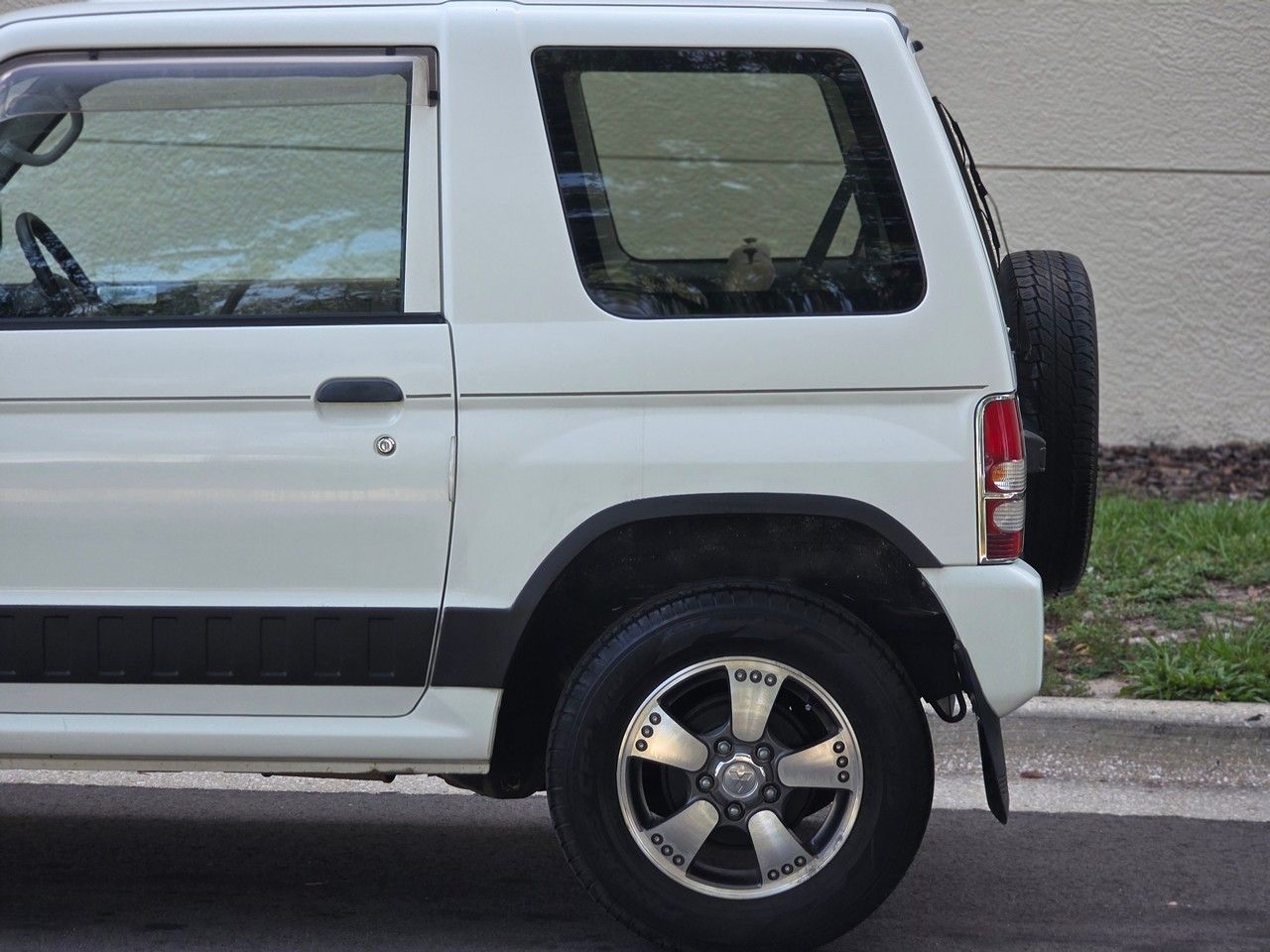 Photo 10