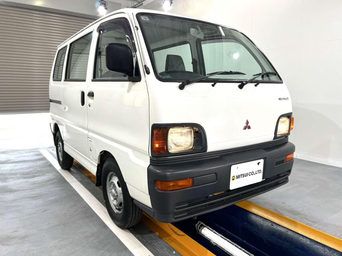 1998 Mitsubishi Minicab Van