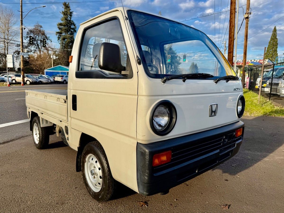1988 Honda Acty Super Delux Classic 2WD, Mid-Engine, 5MT, Like New!