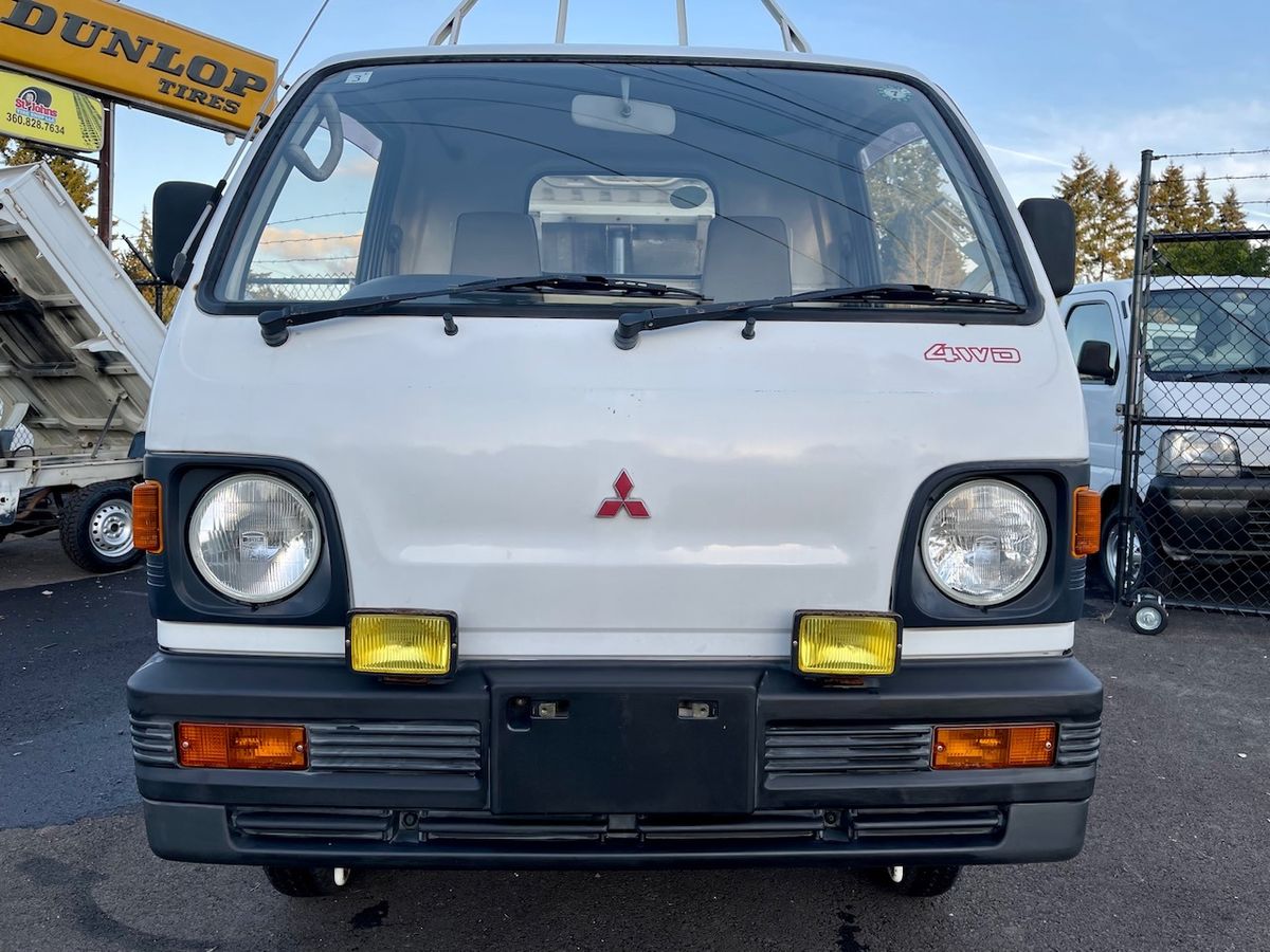 1991 Mitsubishi Minicab SD Dump 4WD, 2Hi-4Hi-4Lo, 4MT, AC, LSD